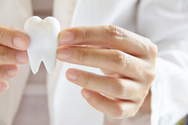 ​Leczenie endodontyczne czyli dlaczego leczenie kanałowe to ostatni ratunek dla zęba.